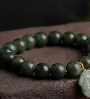 Green Jade Bracelet with Pixiu – Invite Wealth & Calming Energies