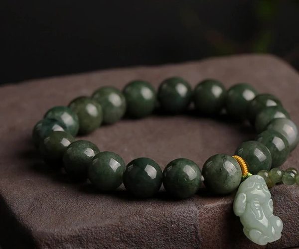 Green Jade Bracelet with Pixiu – Invite Wealth & Calming Energies