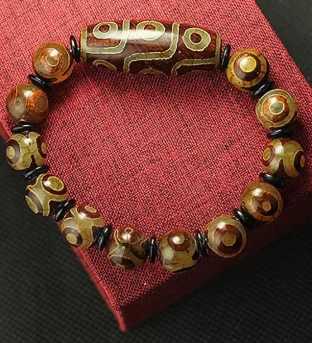 Tibetan Nine-Eye Dzi Bead Bracelet